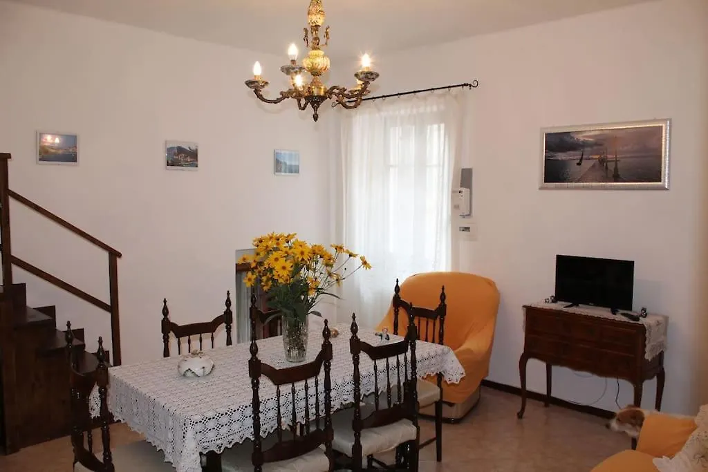 Holiday home Casa Nel Borgo Antico Villa Quaratica Italy